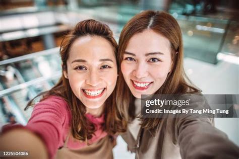 39,418 Girlfriends Selfie Stock Photos & High